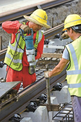 嘉興有軌電車建設現場直擊 每日推進250米，權威解答市民關切